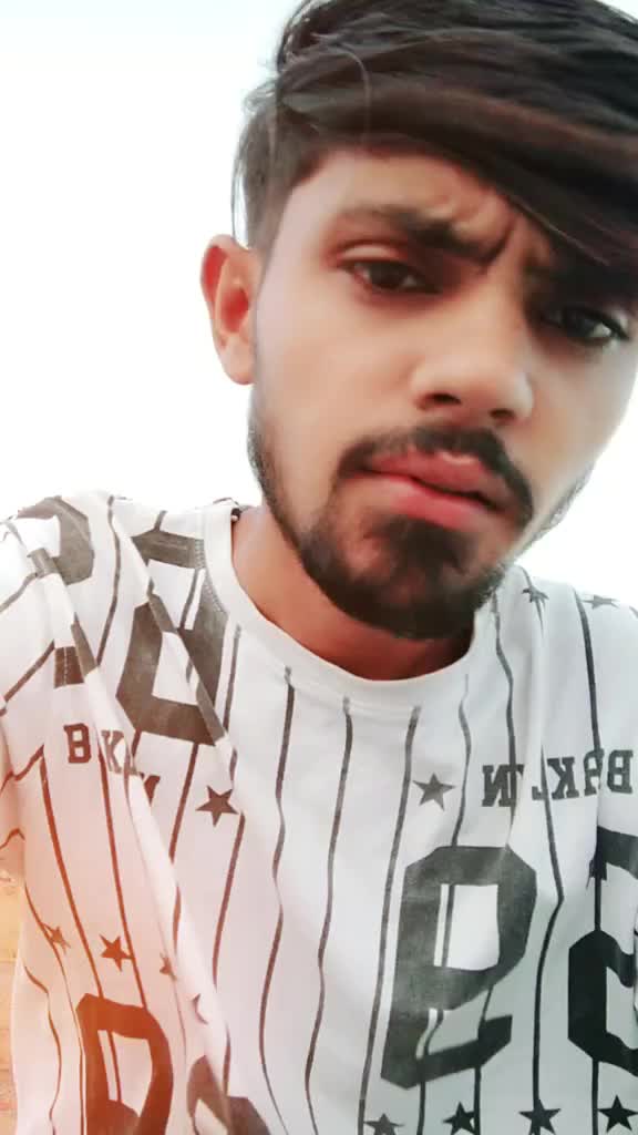 @J &Lambda; Y E⚡H