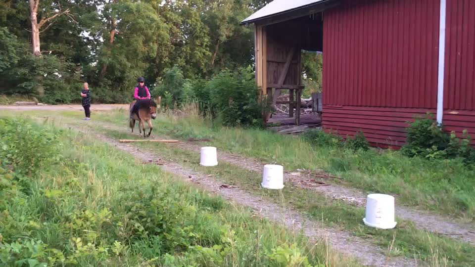 @đŠ