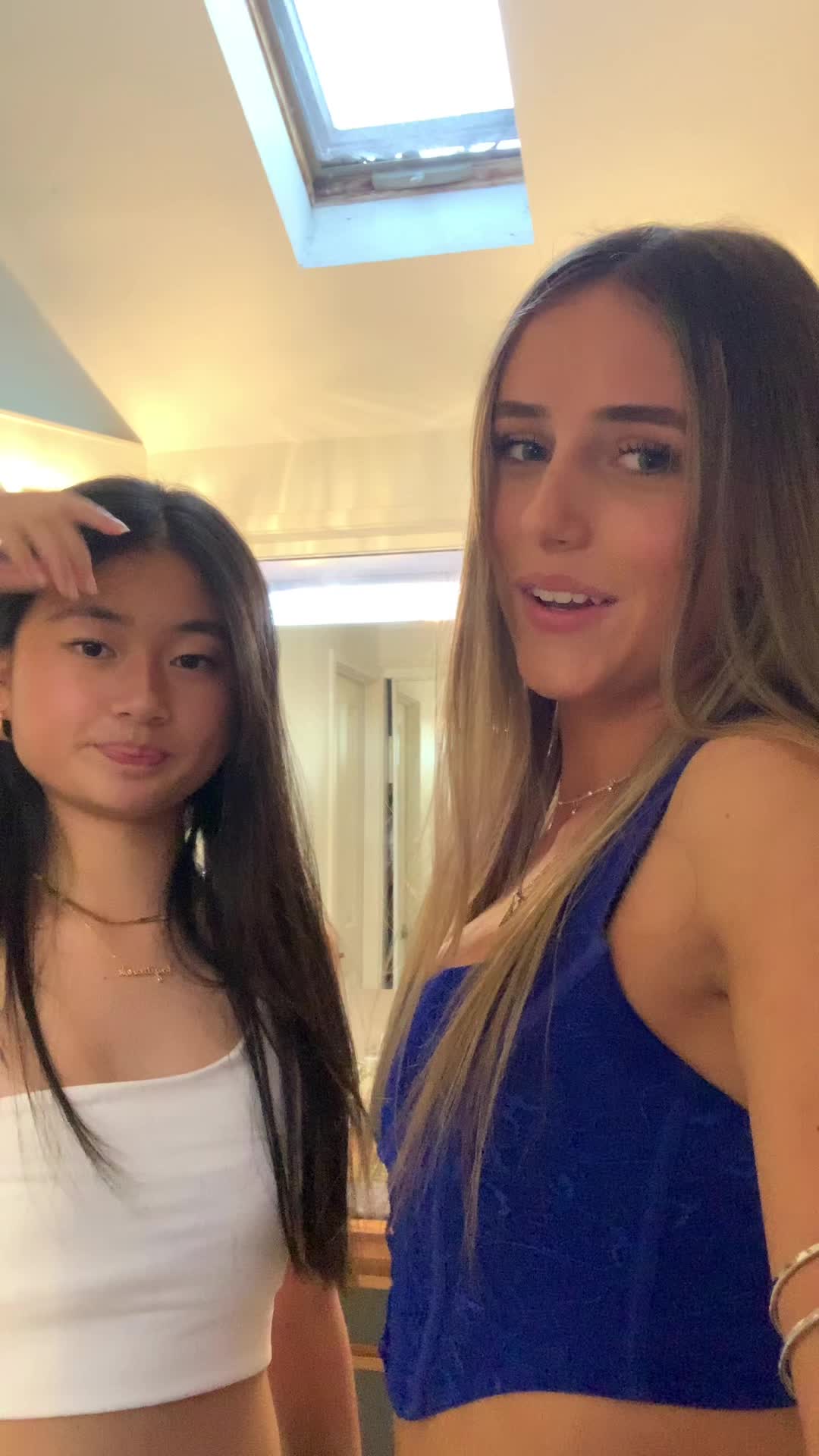 @Bella