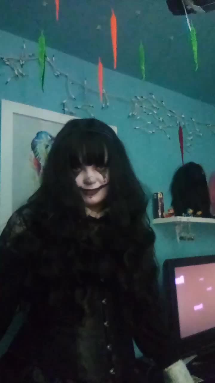 @{Weird_Cosplay}