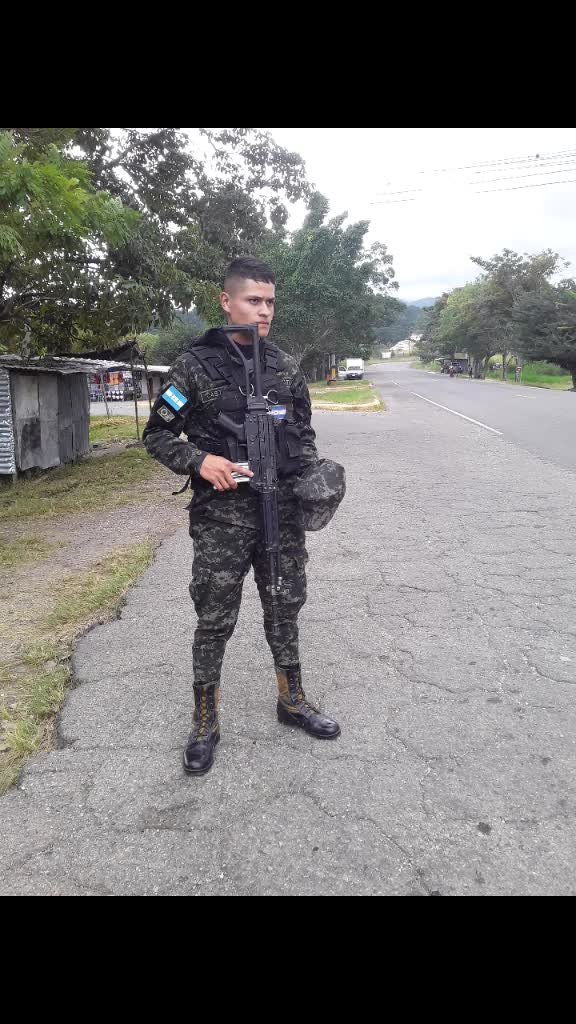 @CASTROAXEL👀 Hojts 👮♂️