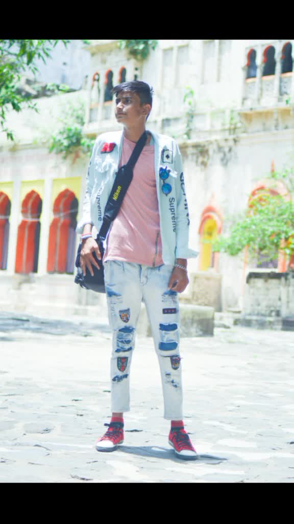 @DESI BOY LAKHAN 143
