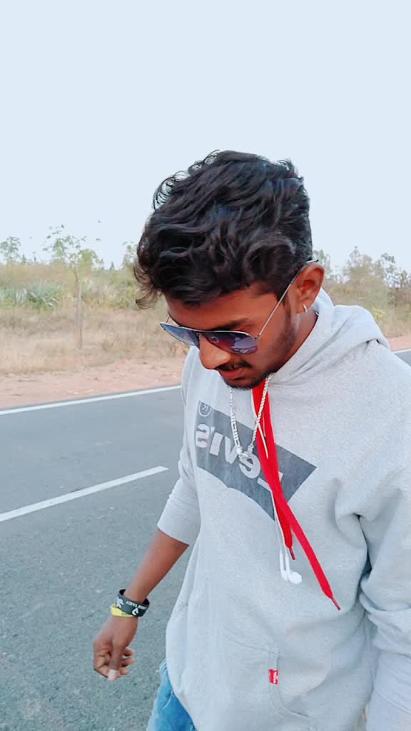 @smlie_santhu
