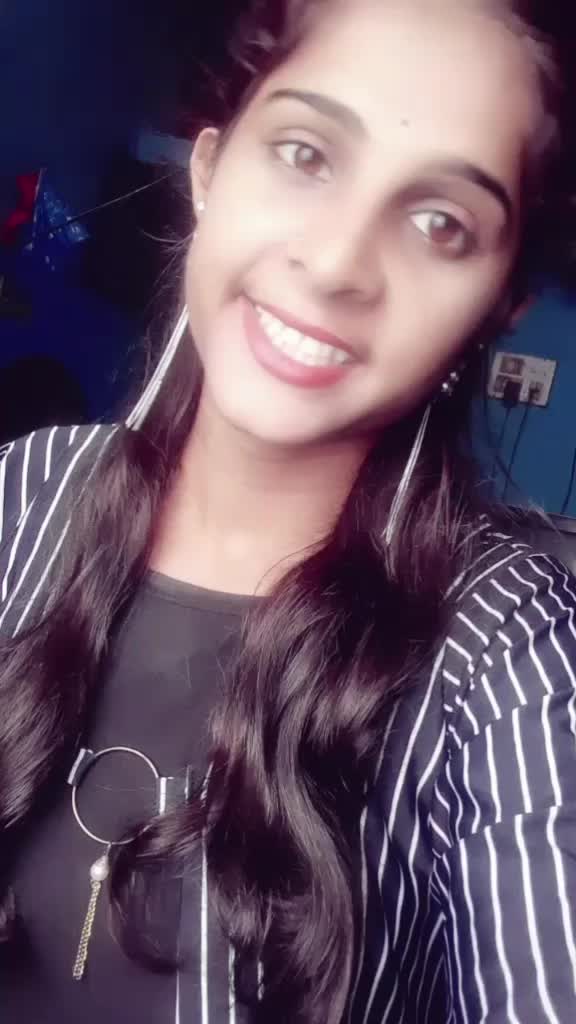 @shnaya Thakur