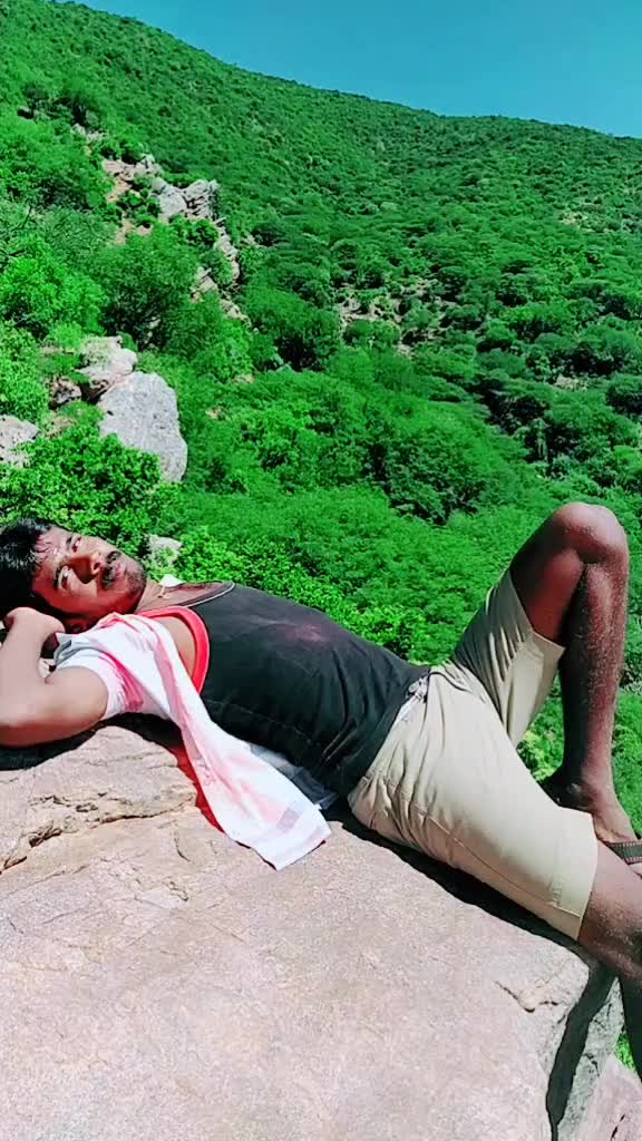 @சின்னப்பூவன்  பூ  வி
