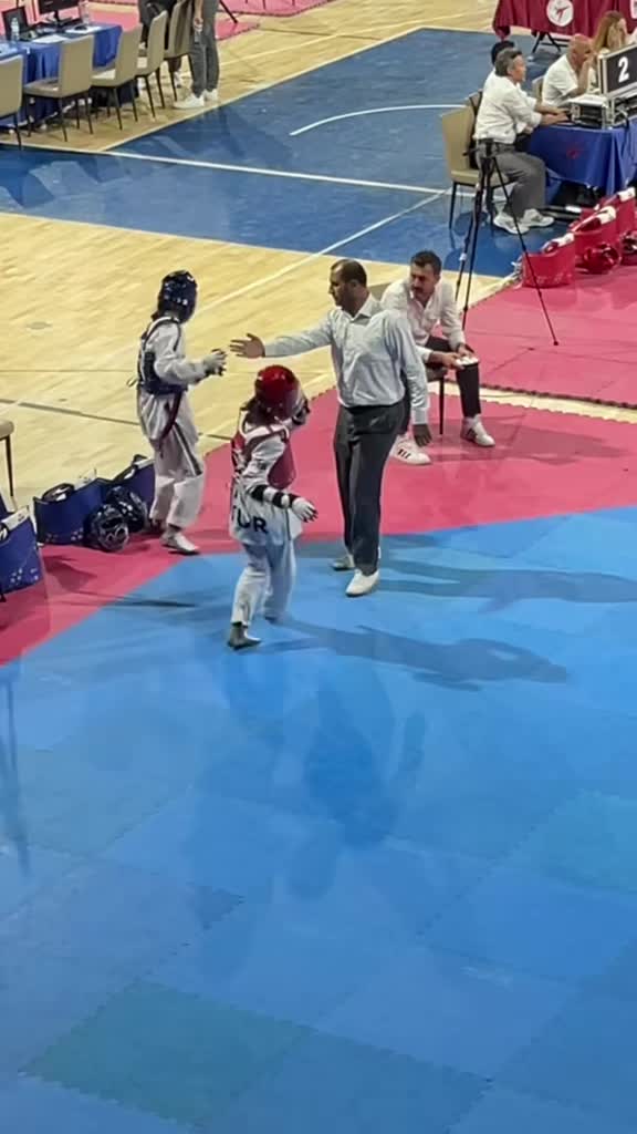@𝐼𝑝𝑒𝑘🕺🏿