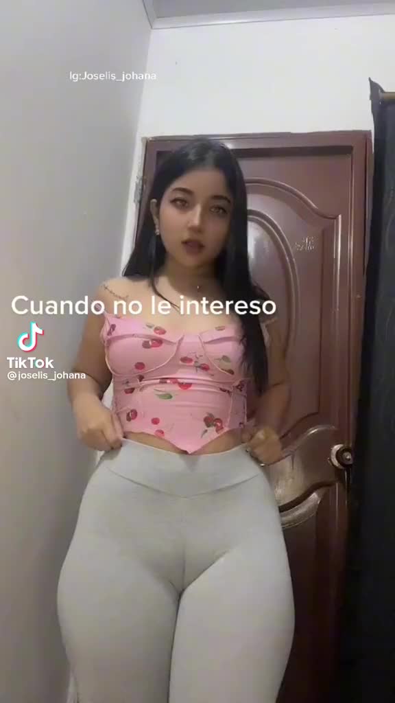 Johana Joselis (@johana.joselis.oficial) - Urlebird