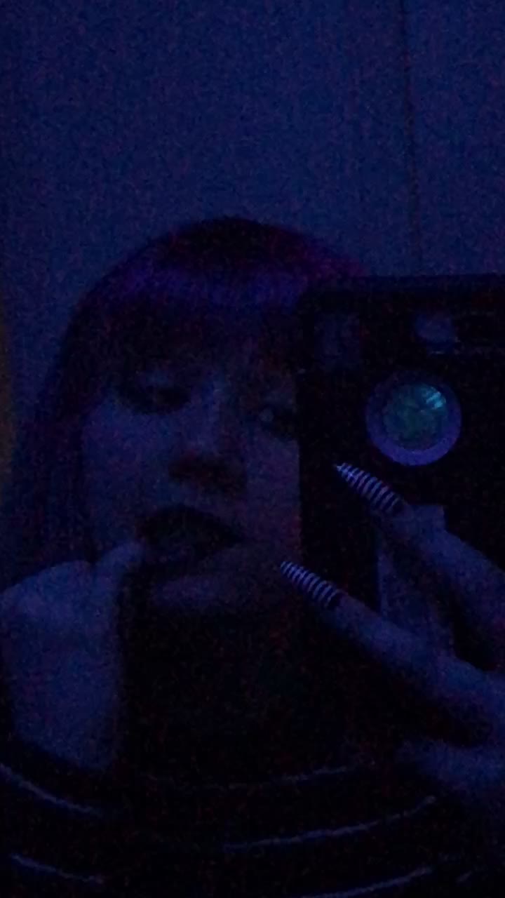 @bella