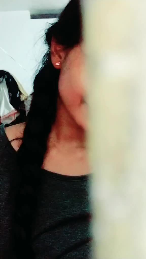 @👑KEERTHI VAVACHI👑