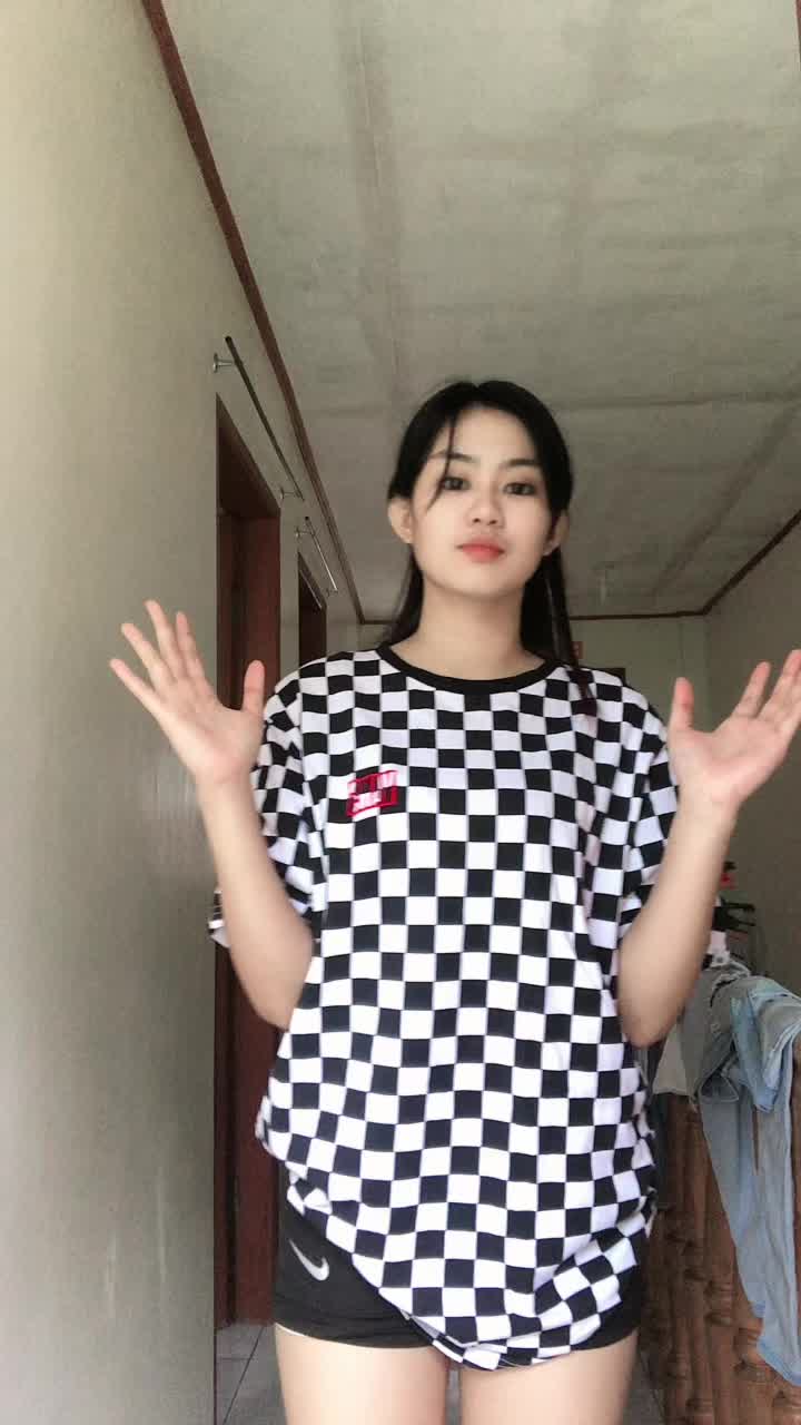 @🐼