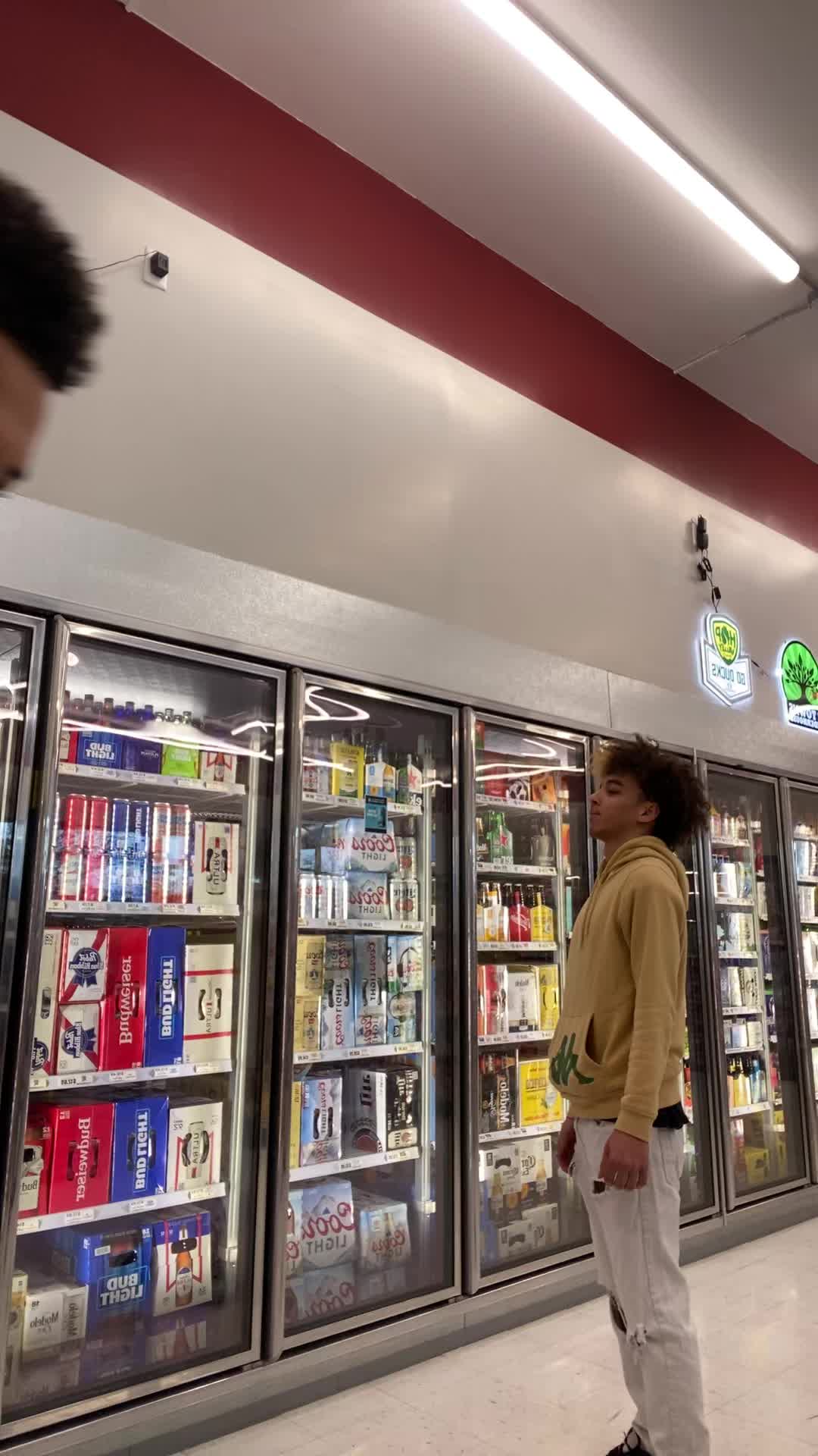 @WhoisMeech__