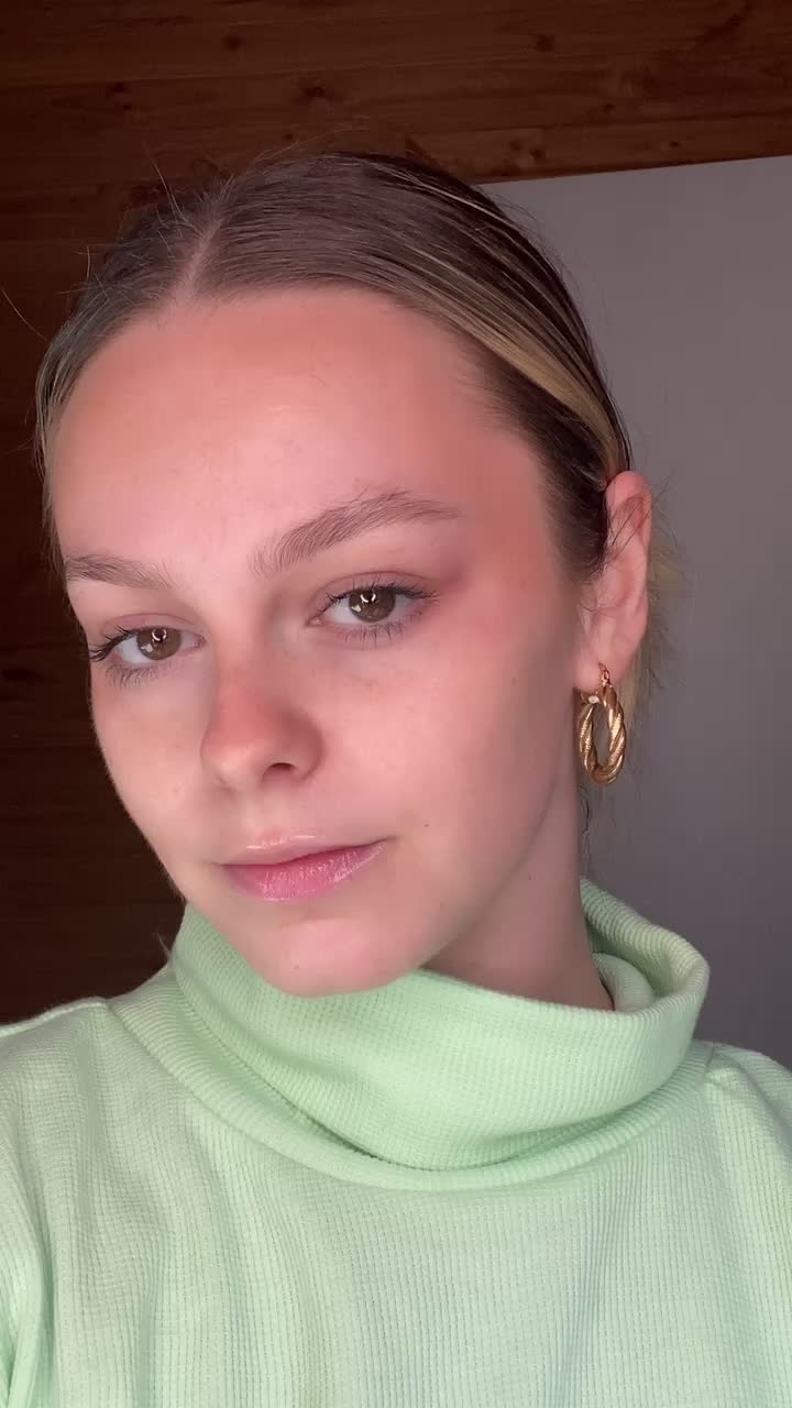 @ellehollingworth