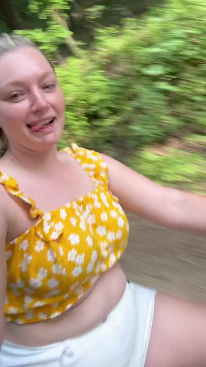 @Curves4daze