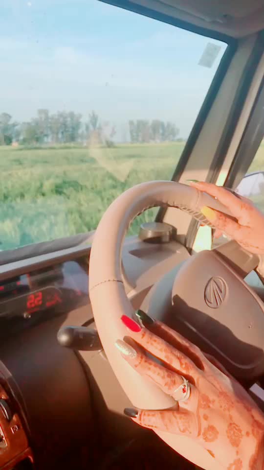 @Kaur ਸਰਦਾਰਨੀ👑