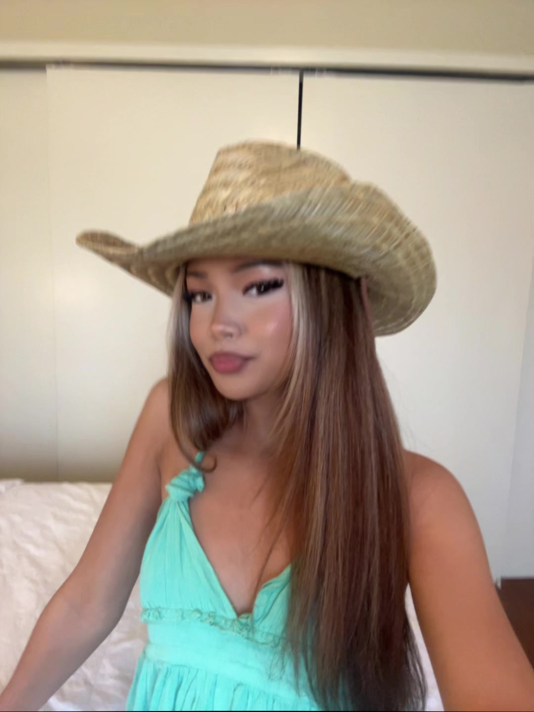 @madriennee