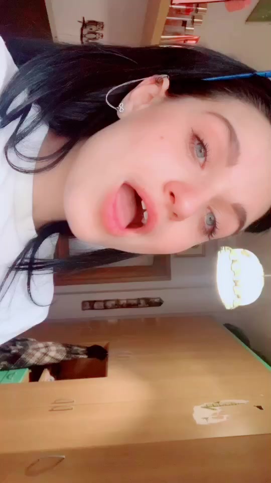 @𝖘𝖆𝖗𝖆🧸💜