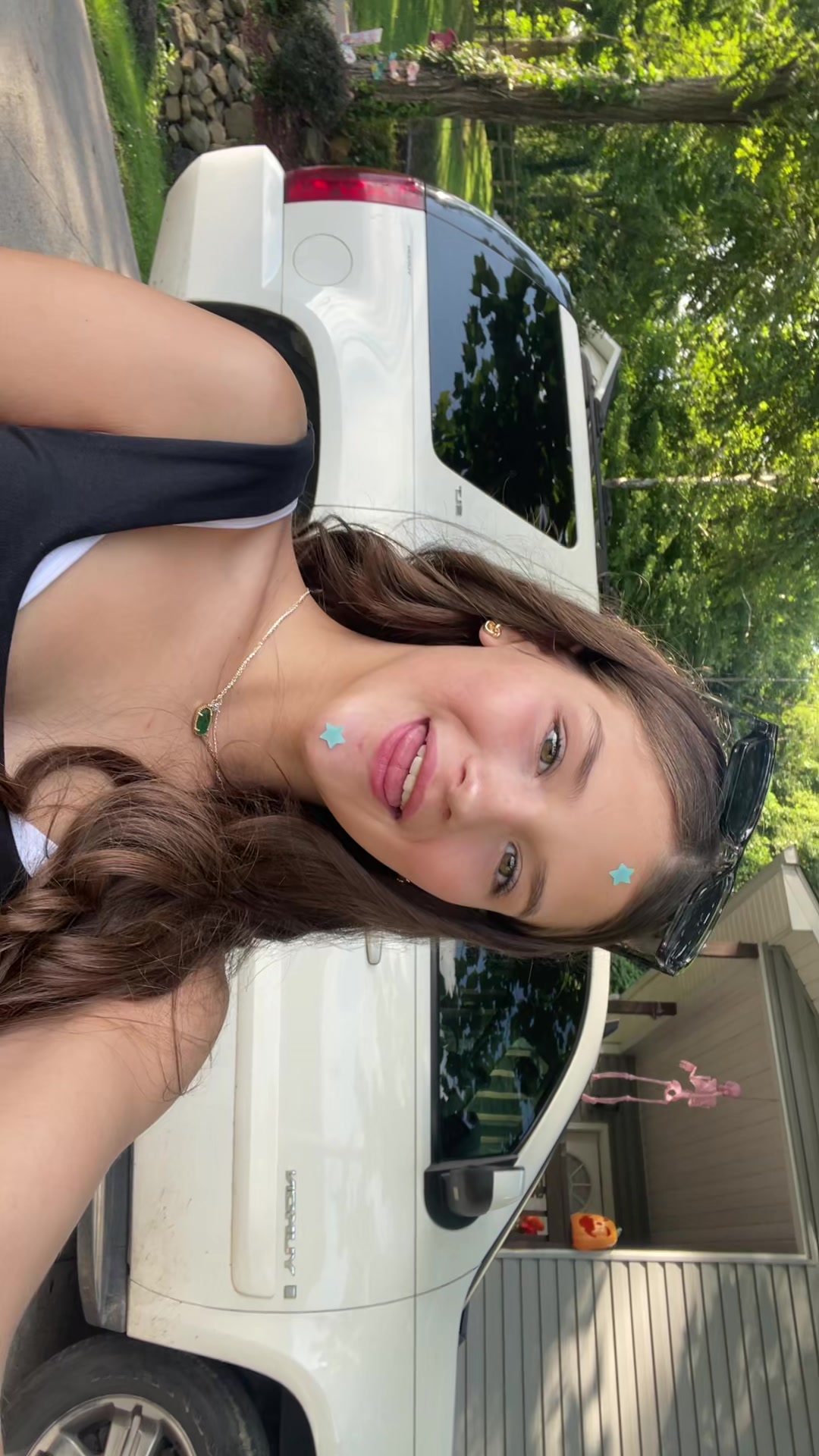@Bella