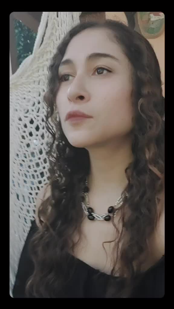 @Mariana España