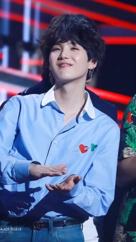 @KPOPEROFFİCAL🎶🎶🎶