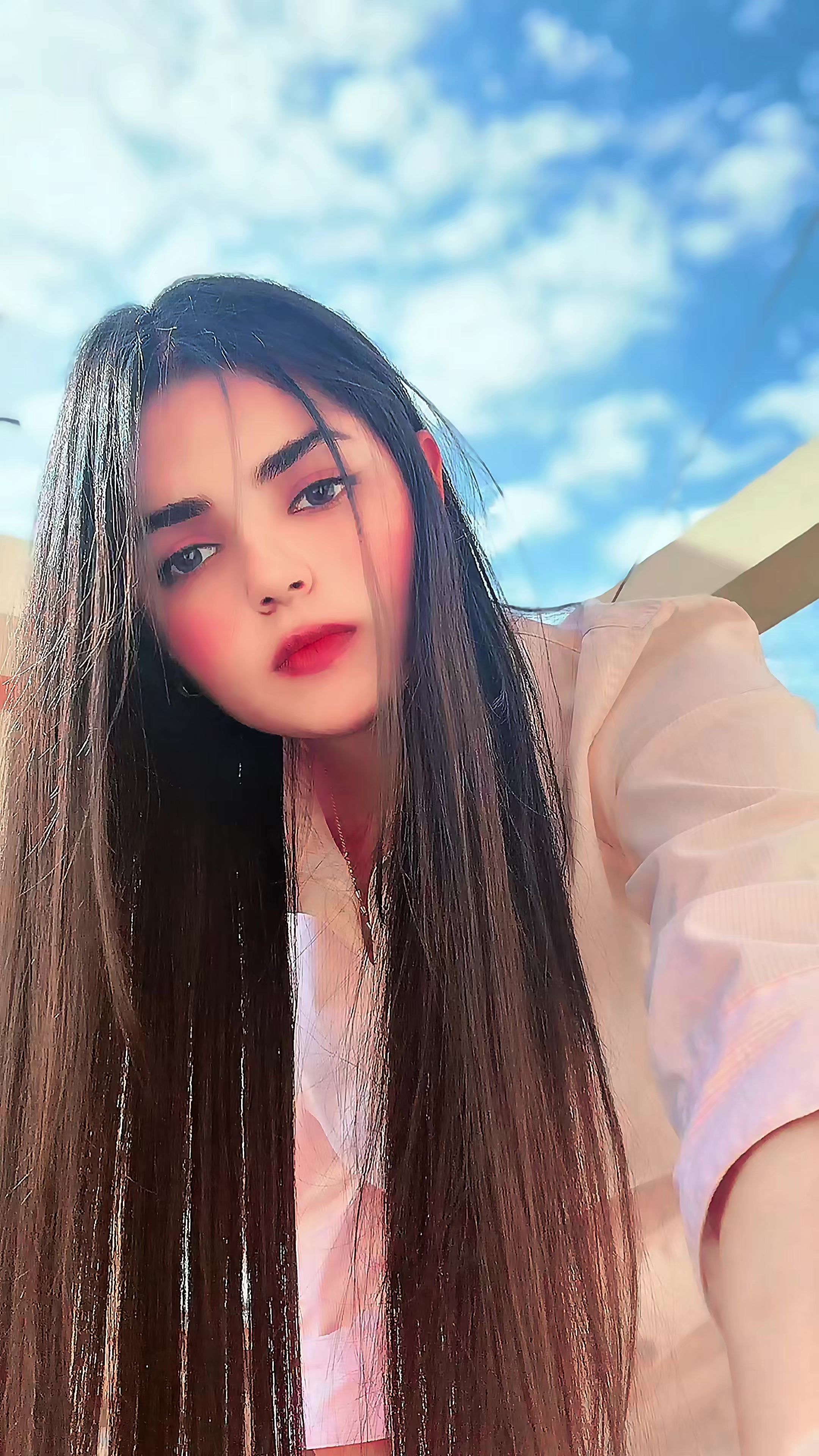 @👑 𝑸𝑼𝜠𝜠𝑵 𝑮 👑