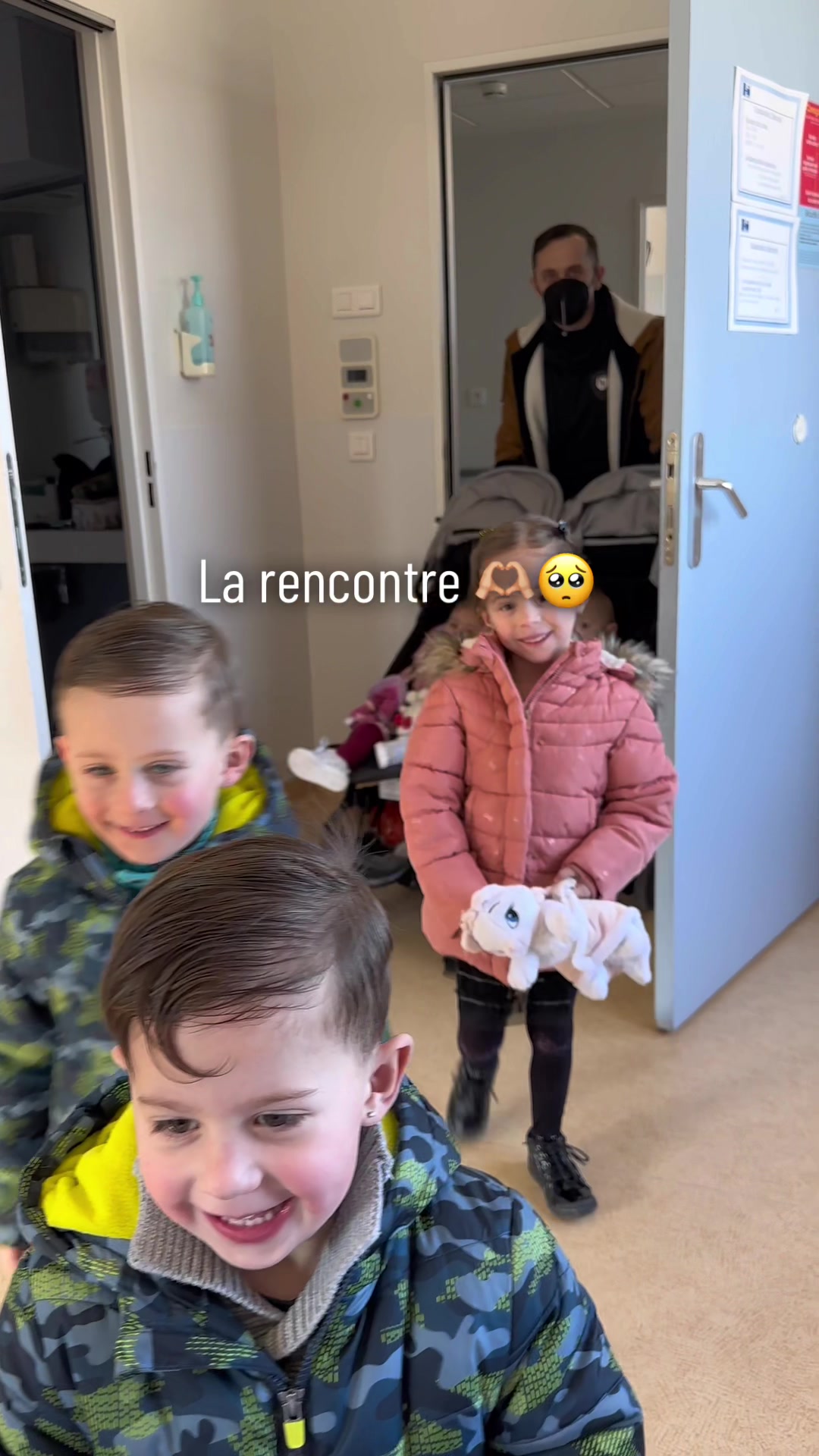 @oceane_twins_x2_and_baby3