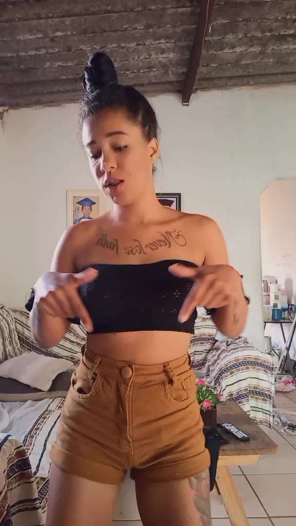 @Loira tatuada