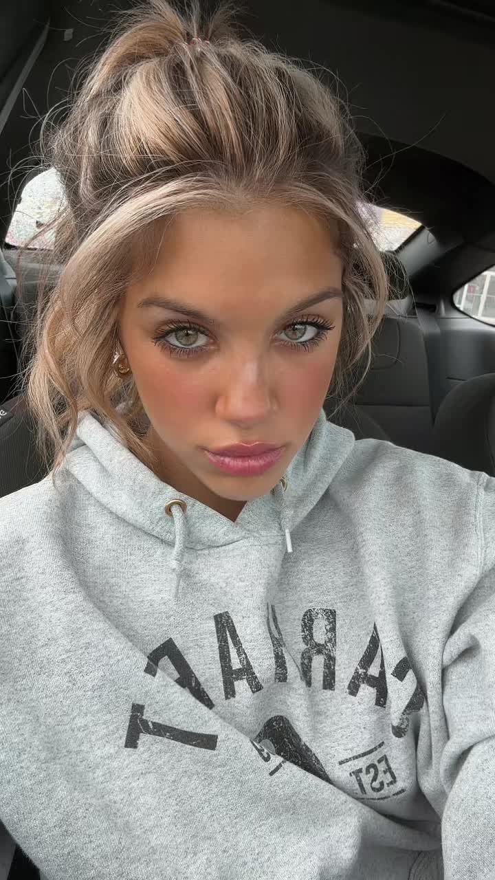 @kailee komisarcik