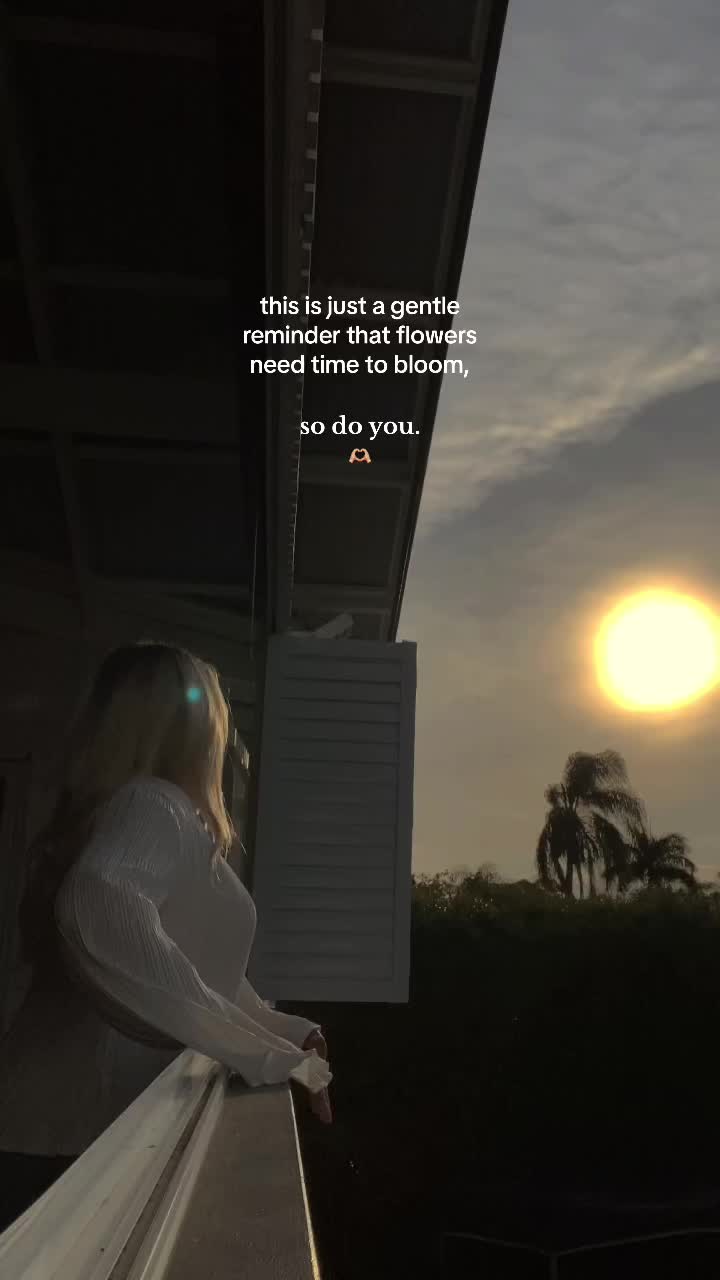 @EMELIEXOXO