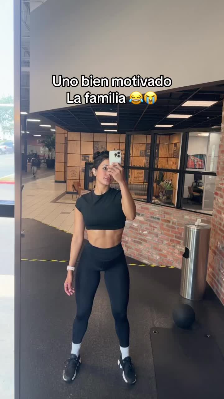 @krismyrie