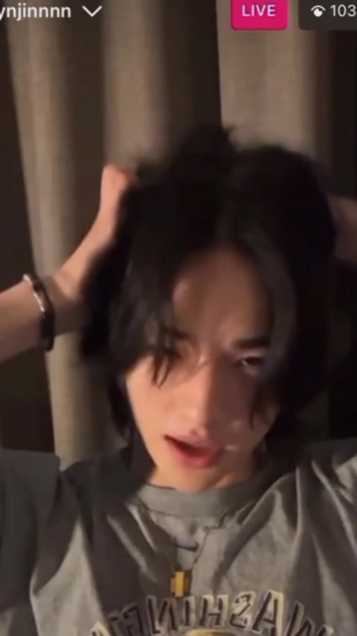 @yooniuzz