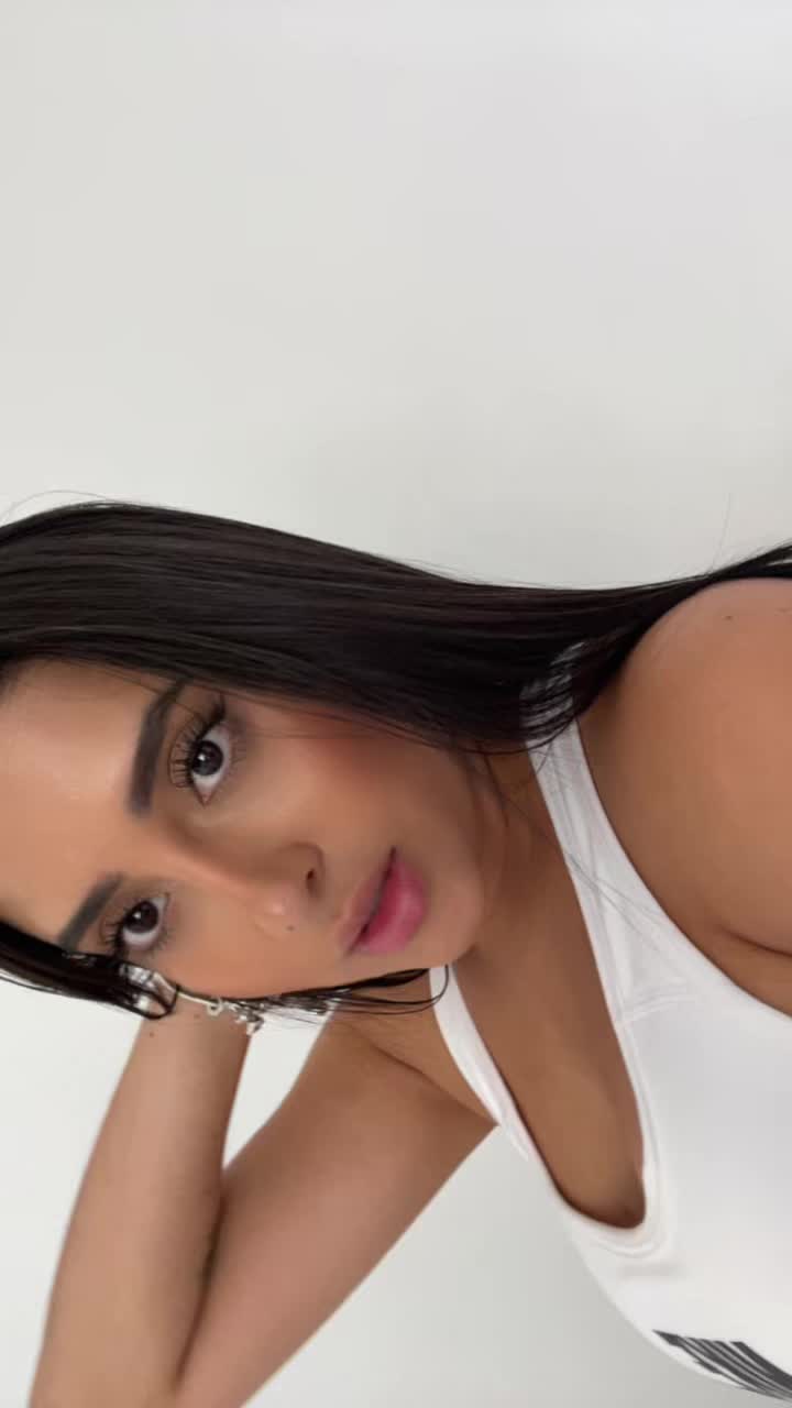 @Valeriagarciamodel_