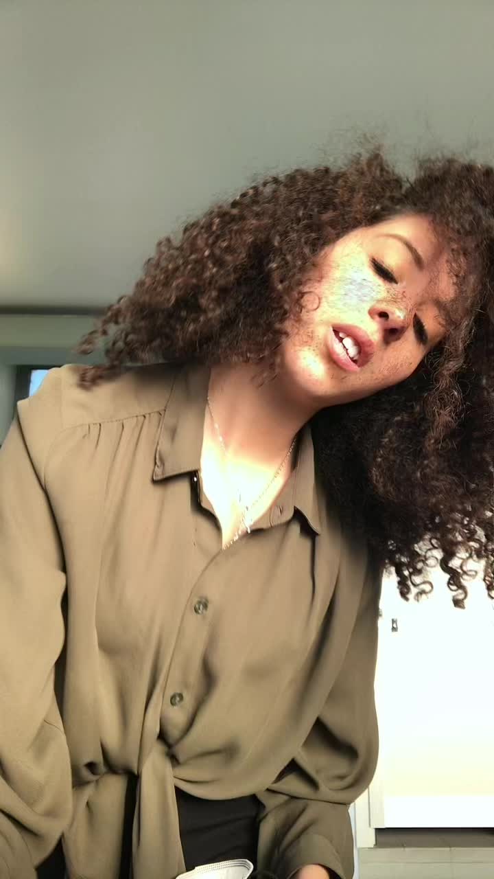 @The_curlygirl👩🏽&zwj;🦱