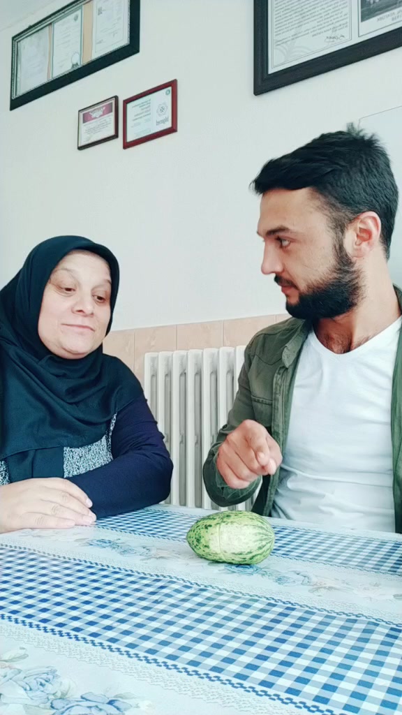 @Gözlüklü Adam