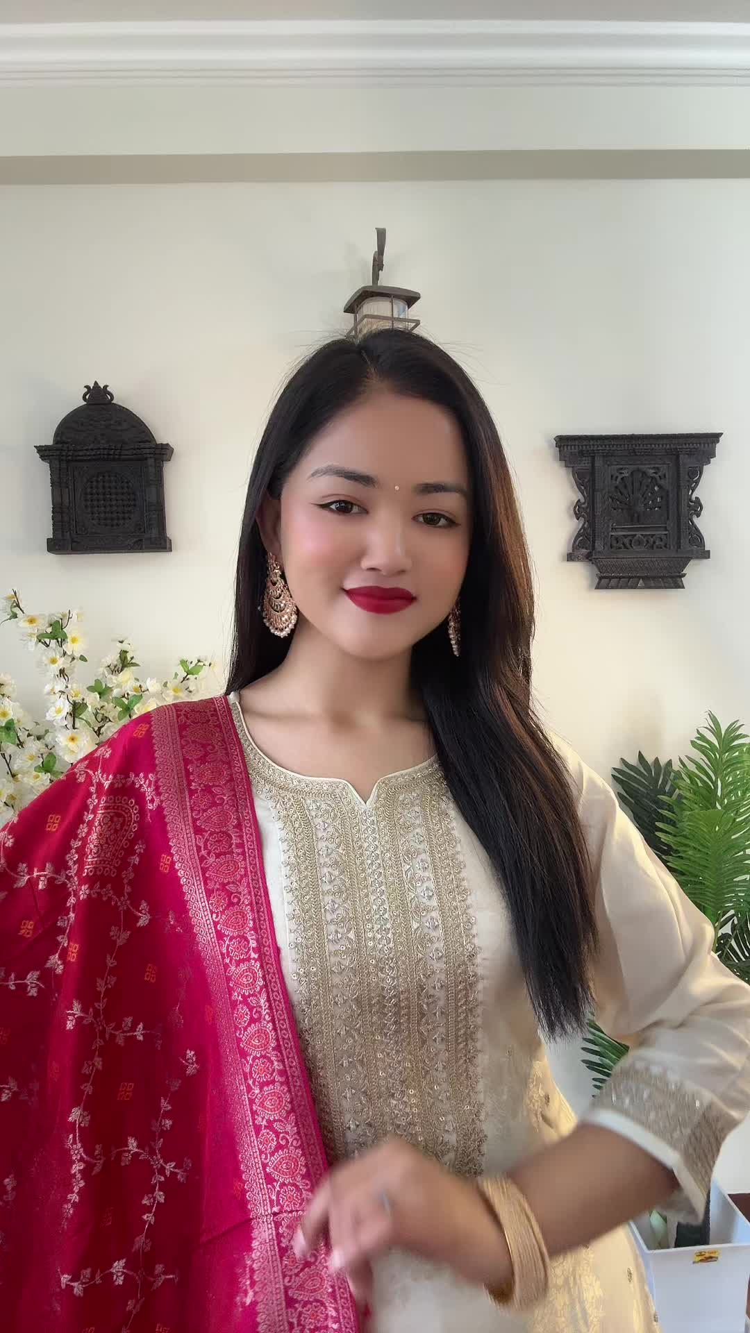 @Naina_TheAttire