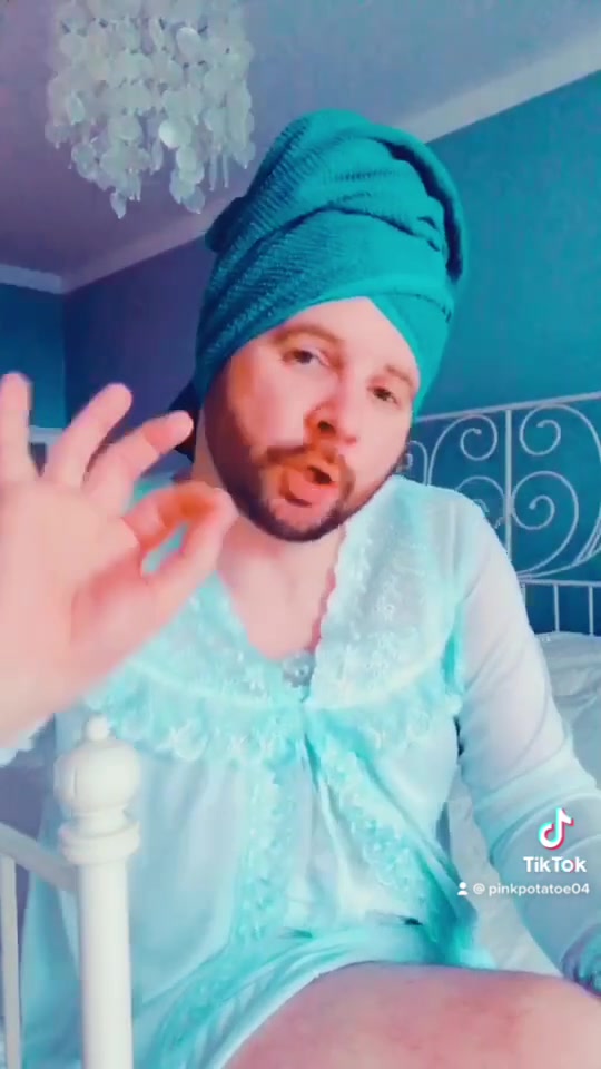 @pinkpotatoe04