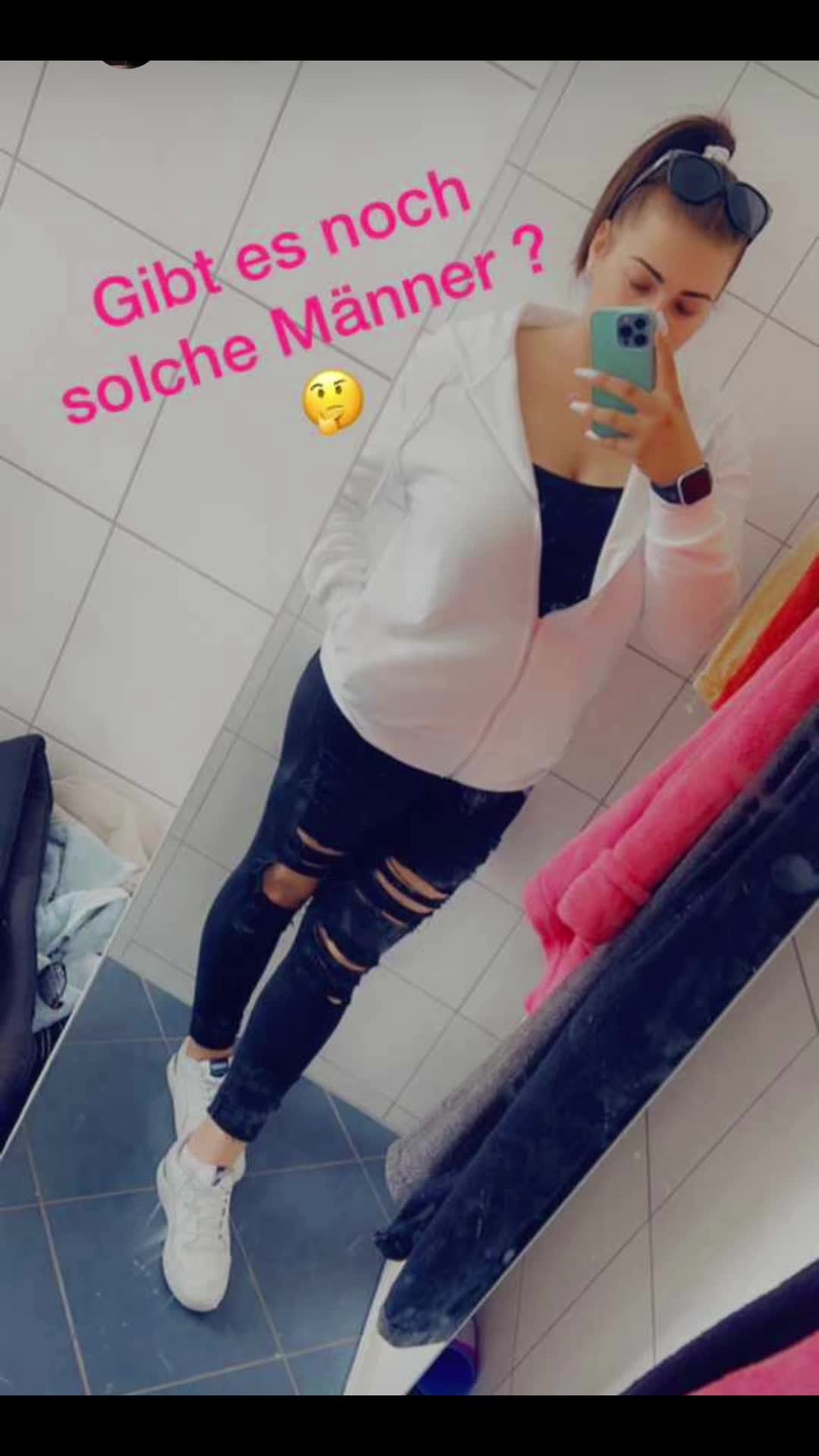 @Monja