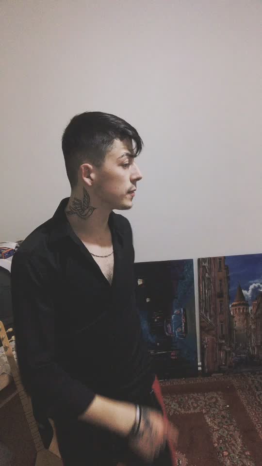 @Tanınmış birisi