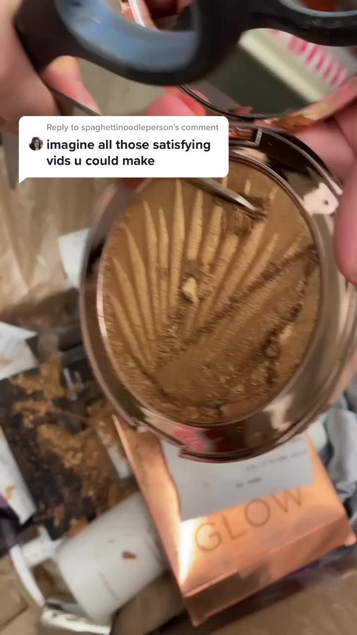 @gaby 🦦