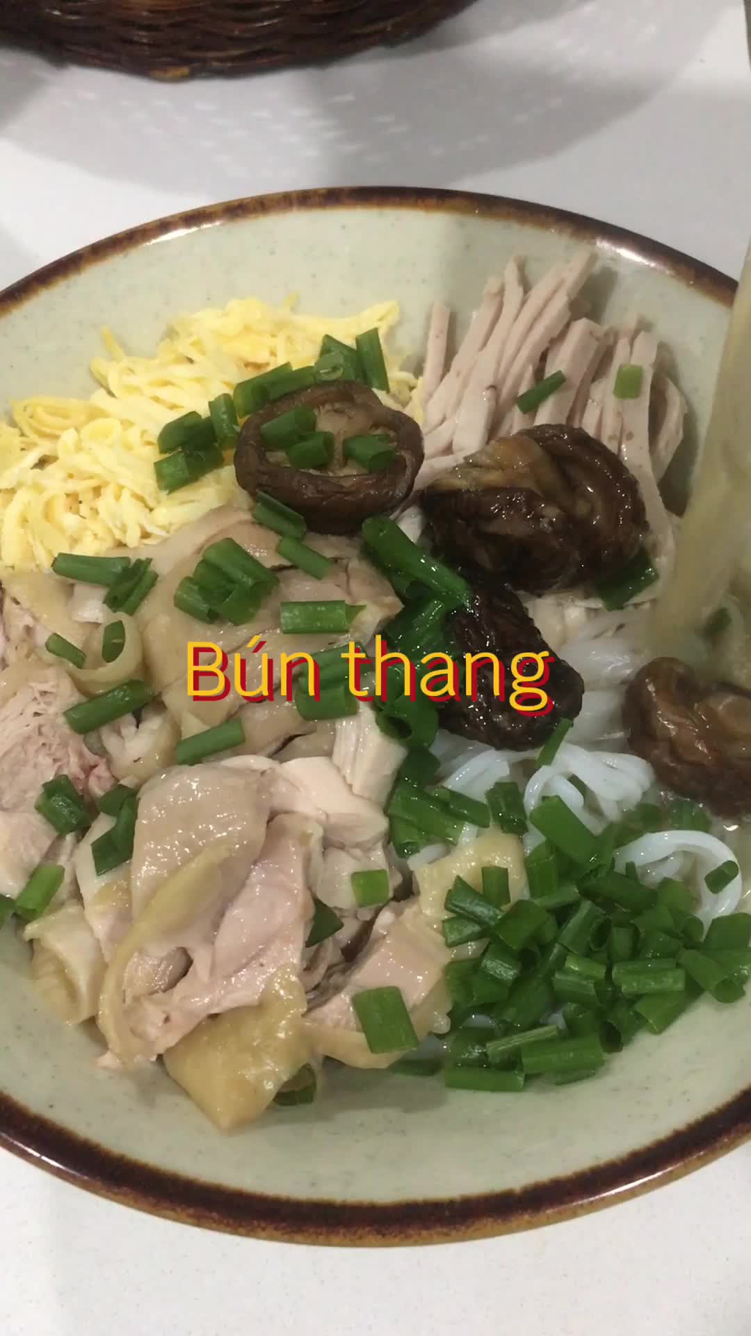 @Ch&acirc;u Yến
