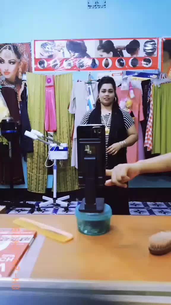 @চাঁদনী বিউটি পাল্লার