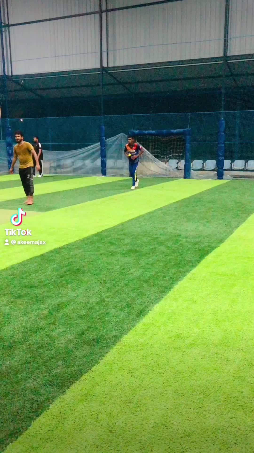 @Akeem🏏Mhd18😎