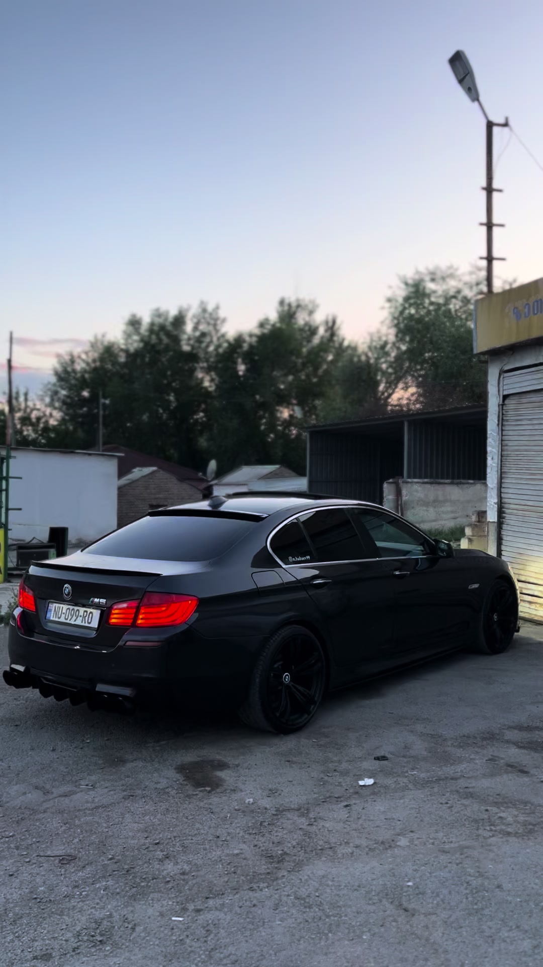 @NU099RO