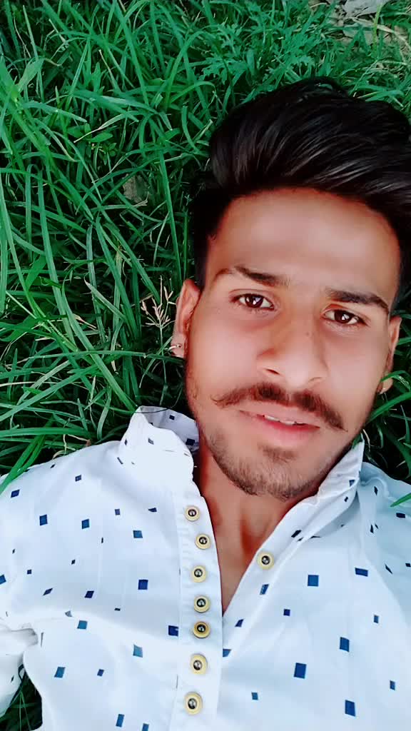 @AKKI_007