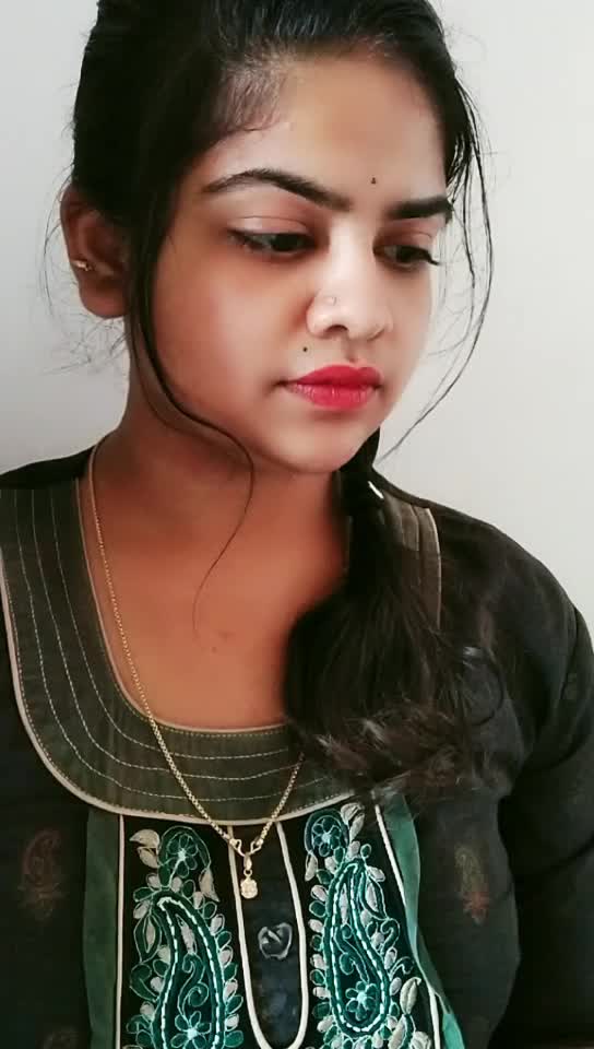 @👑 🖤NIHARIKA🖤 👑