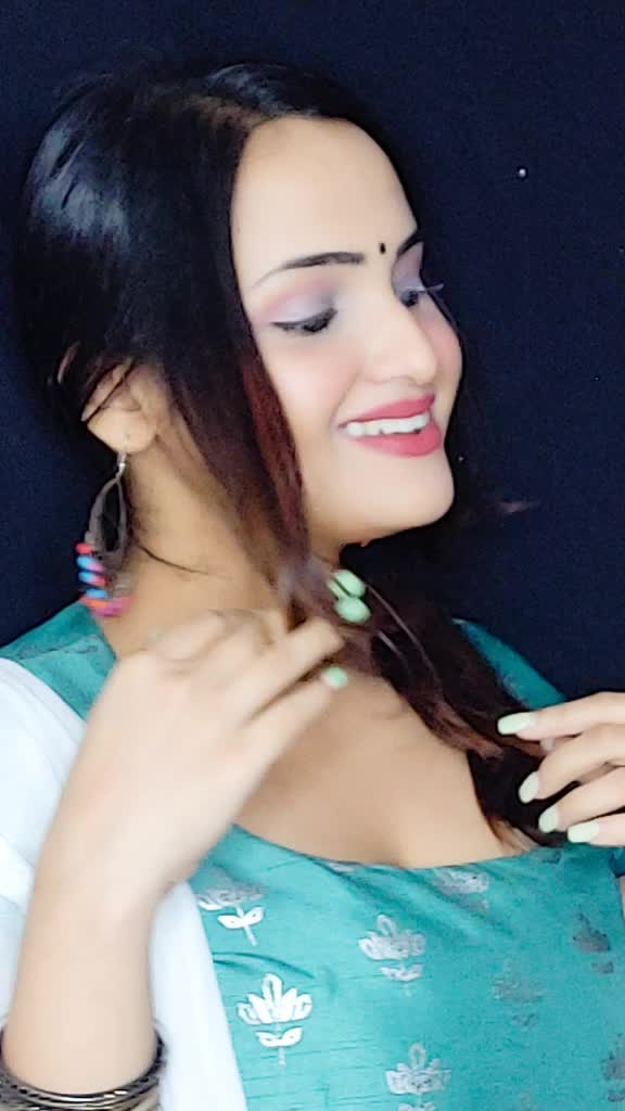 @Aliya Naaz