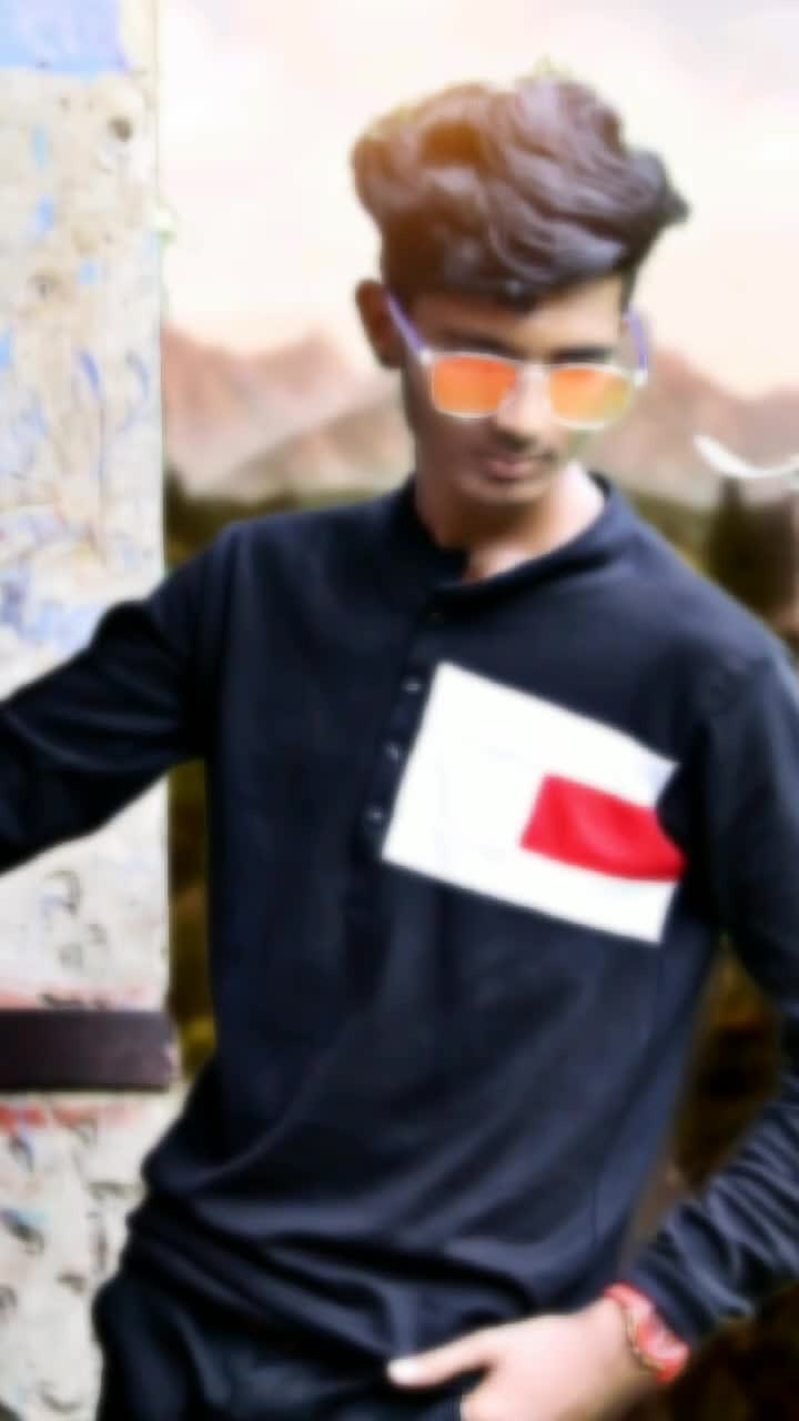 @"MH" 20 model { 😎 }