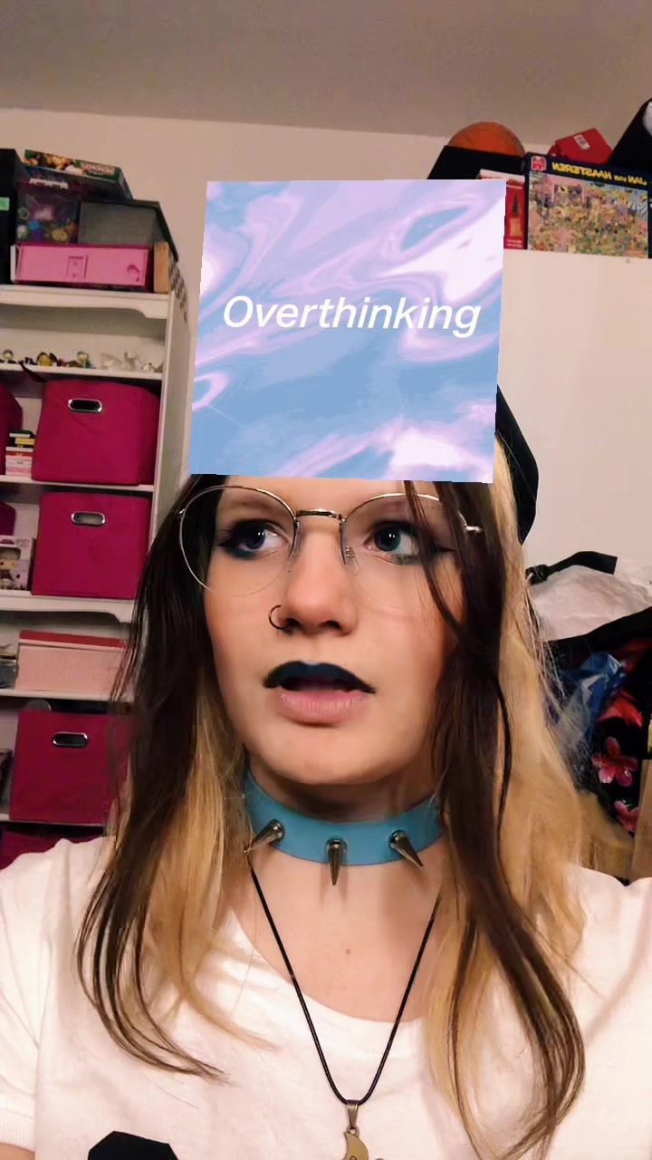 @VibbiCrystalWolf💠