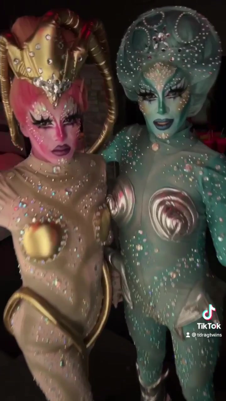 @The drag twins