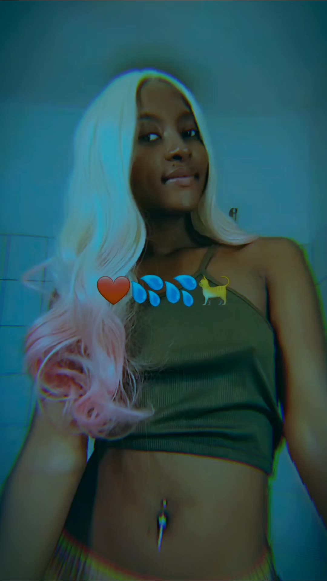 @Vee_vay 🦋💜💙💚💛🤎🤍🖤