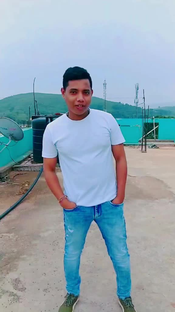 @smile boy😀😀😀